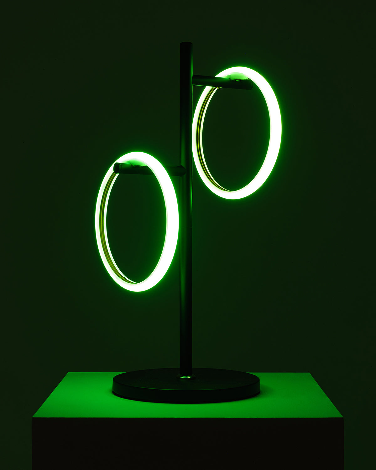 Saturn RGB Table Lamp - Image 4