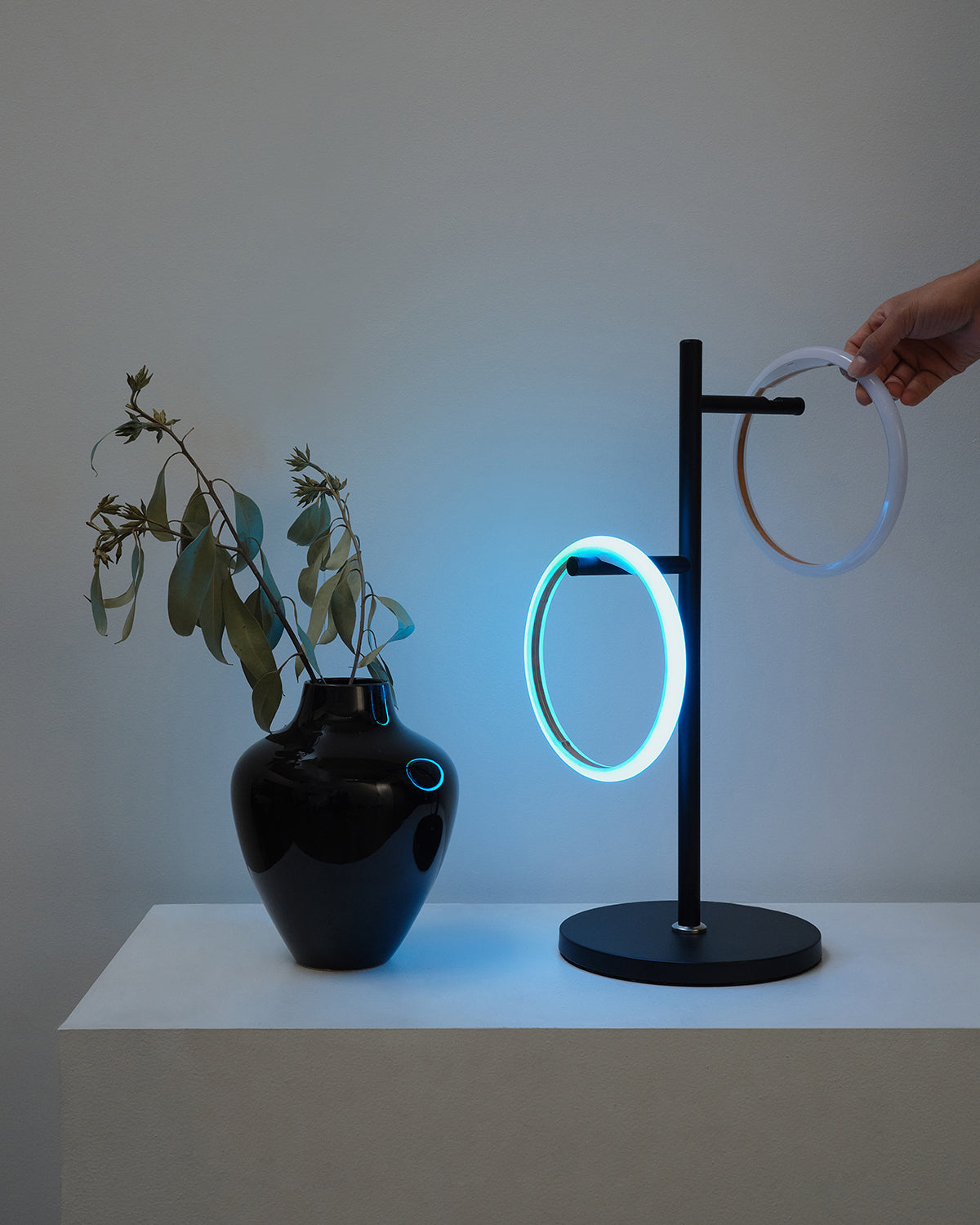 Saturn RGB Table Lamp - Image 3