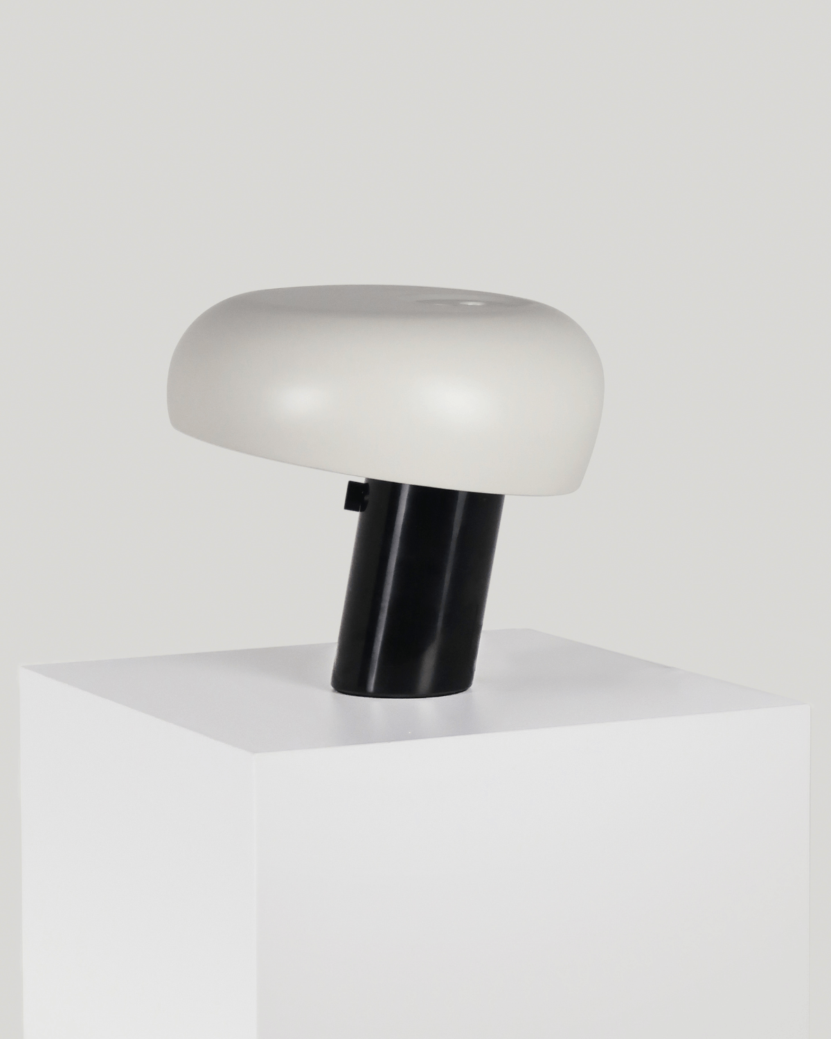 Kingpin Table Lamp - Image 5