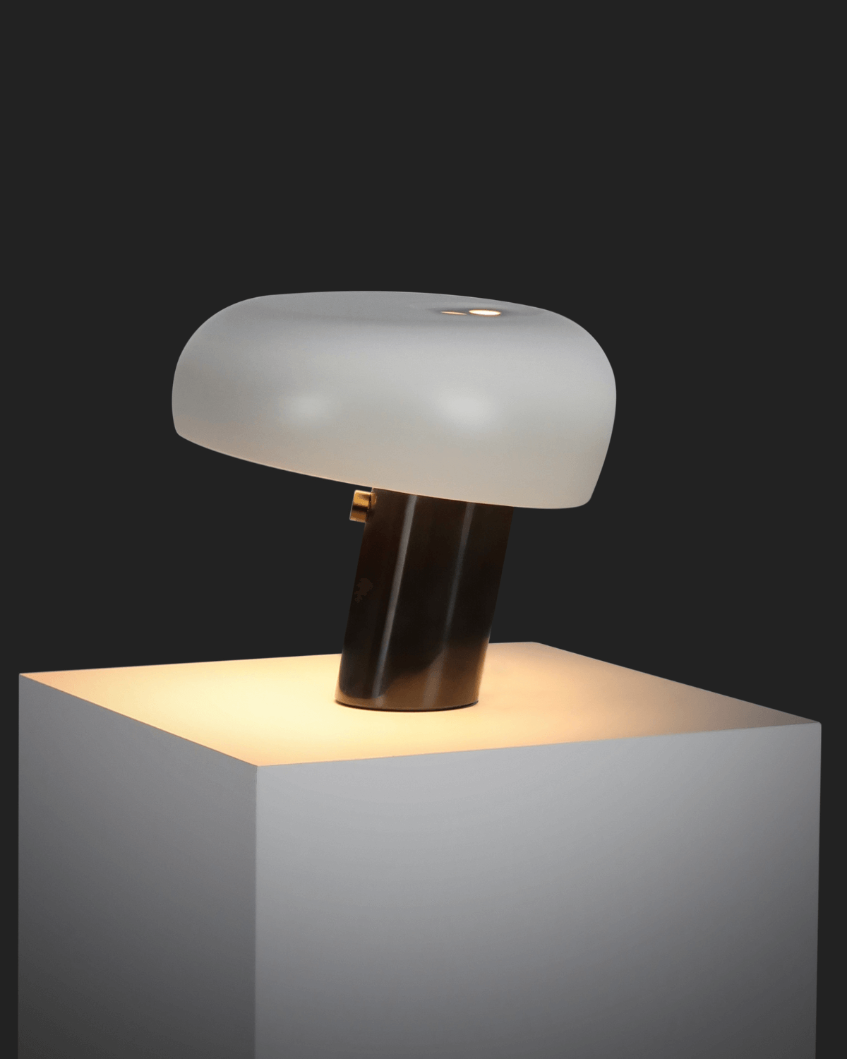 Kingpin Table Lamp - Image 3