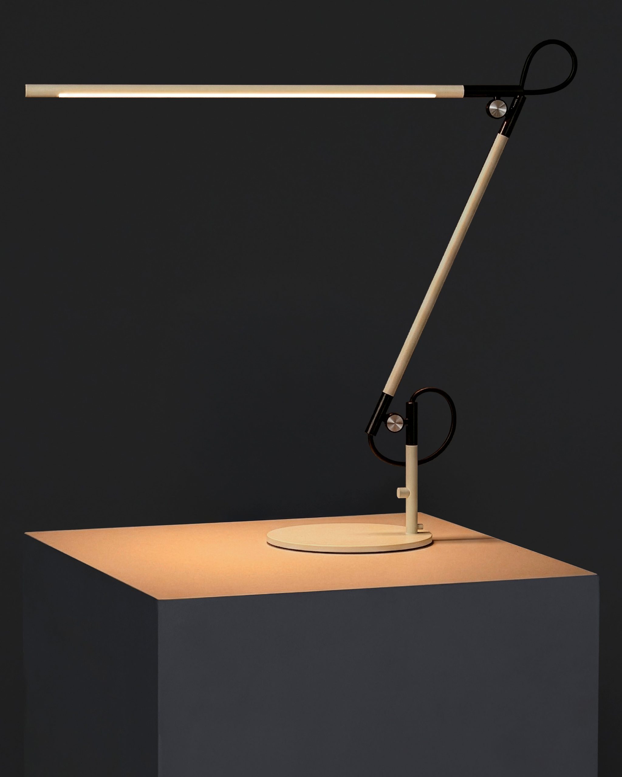 Axel Table Lamp - Image 4
