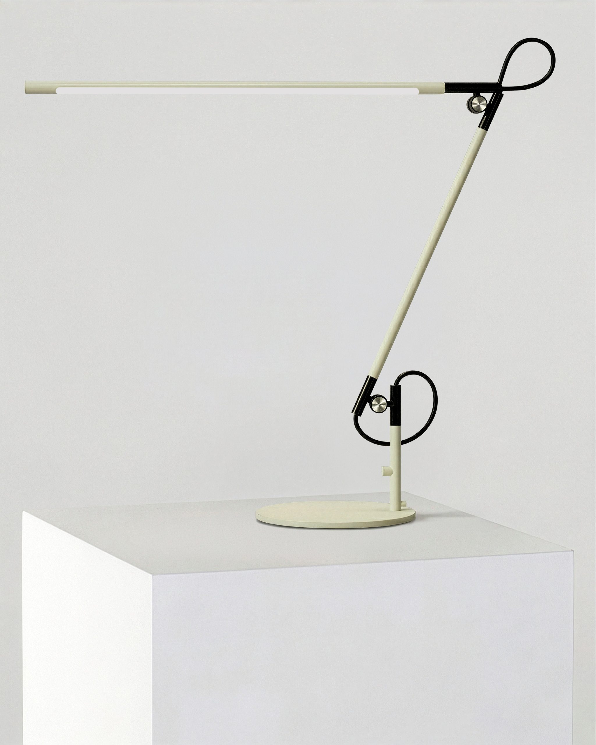Axel Table Lamp - Image 3