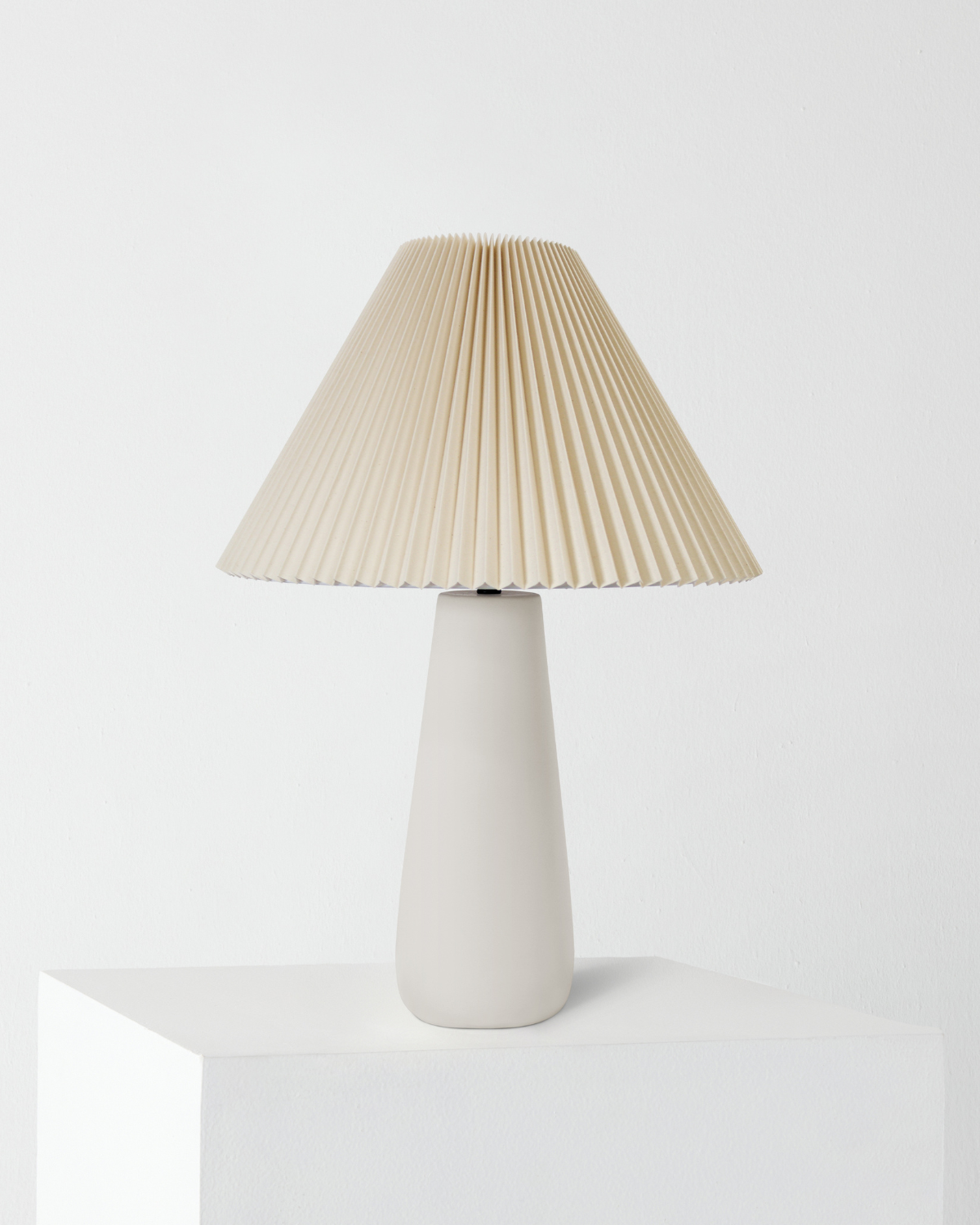 Gwen Table Lamp - Image 2