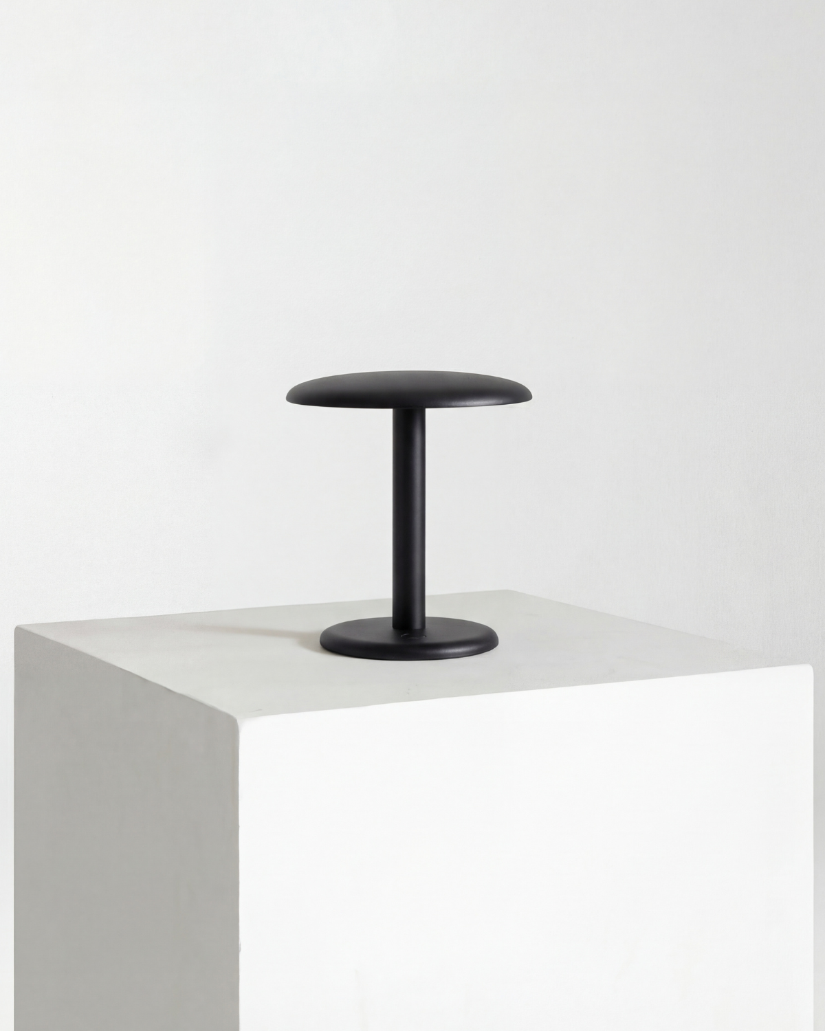 Zeno Portable Lamp - Image 5