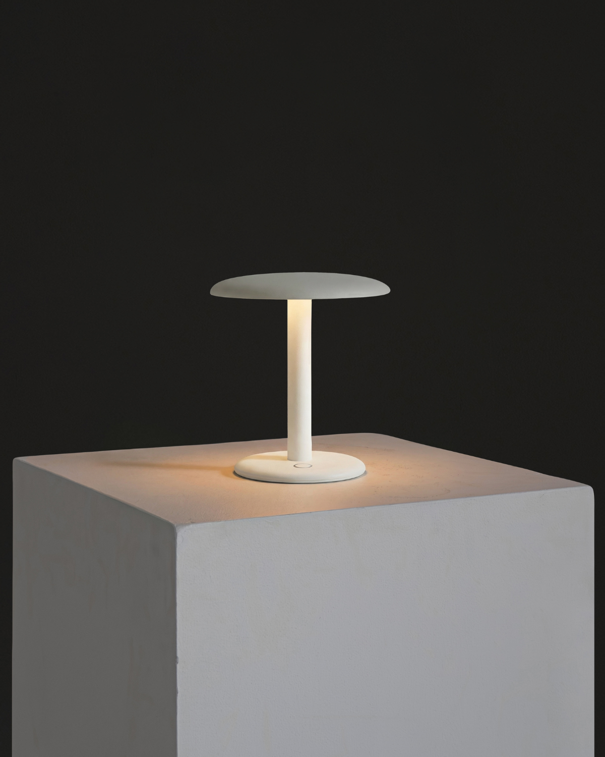 Zeno Portable Lamp - Image 3